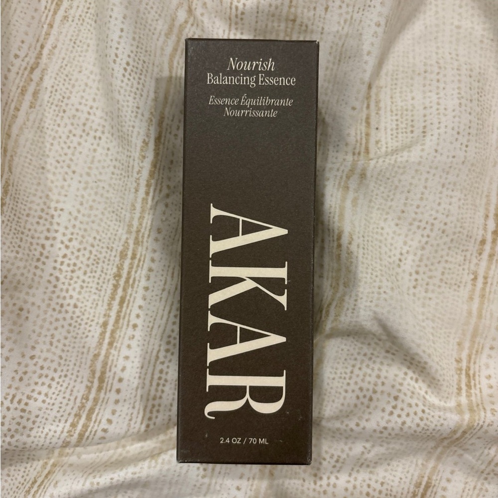 akar nourish balancing spray